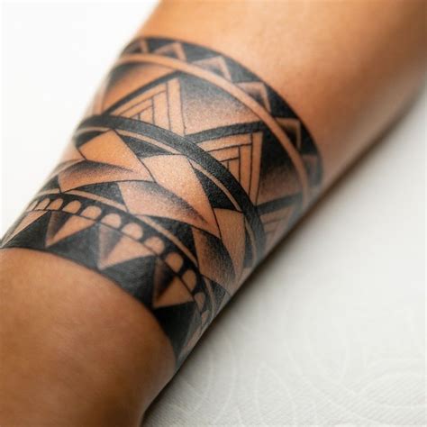 Why Do Wrist Tattoos Look Crooked - Design Talk
