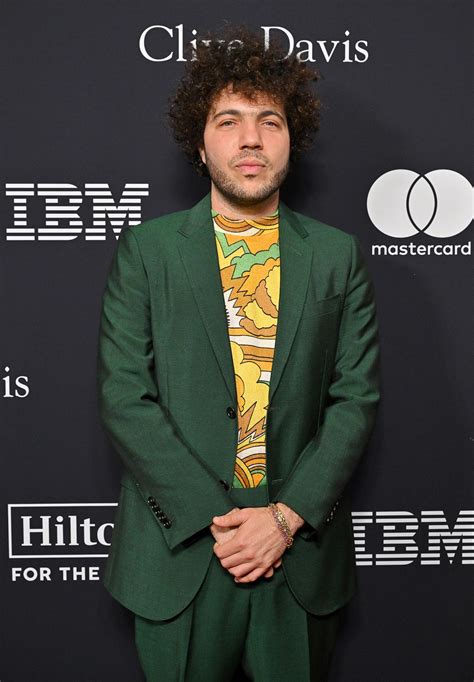 Selena Gomez muestra sostén de Victoria's Secret con Benny Blanco | Us