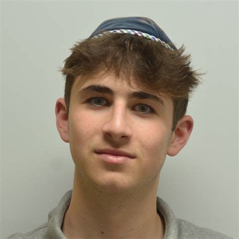 Students Flock to YU Early Decision, Choosing World-Class Education in