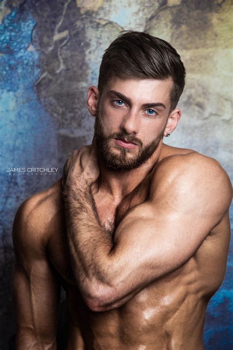 Zac Smith Top 1% on OnlyFans on Twitter: "Look into my eyes. Sign up to