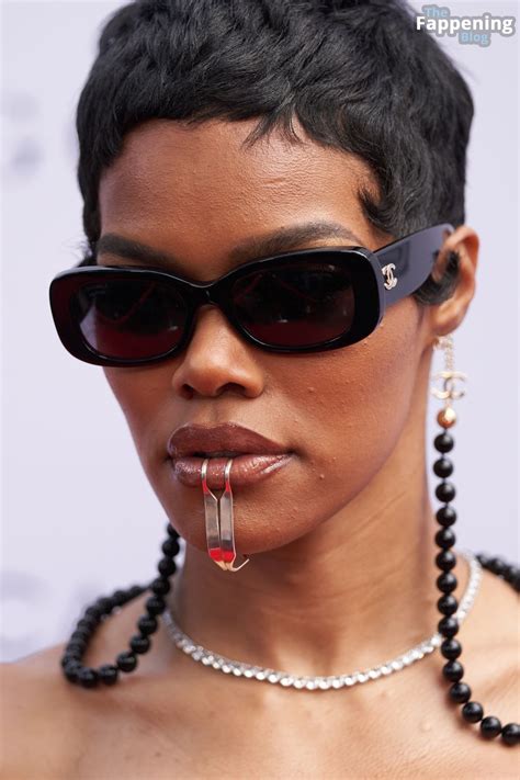 Teyana Taylor Displays Her Sexy Boobs at the Daily Front Row’s 7th