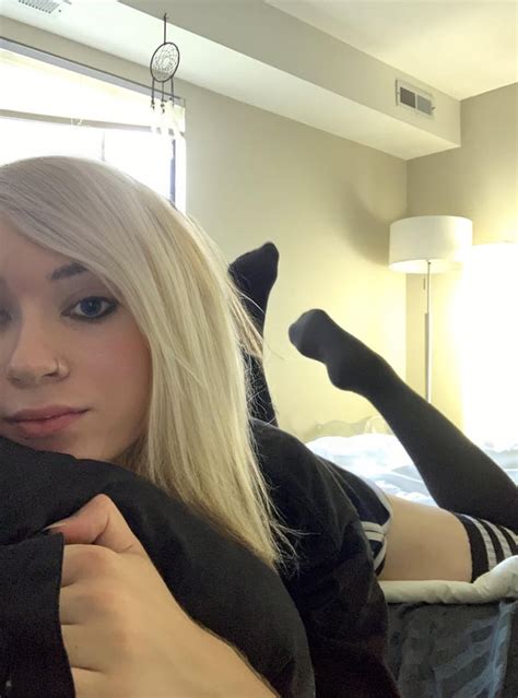 I love tummy Tuesday : femboy