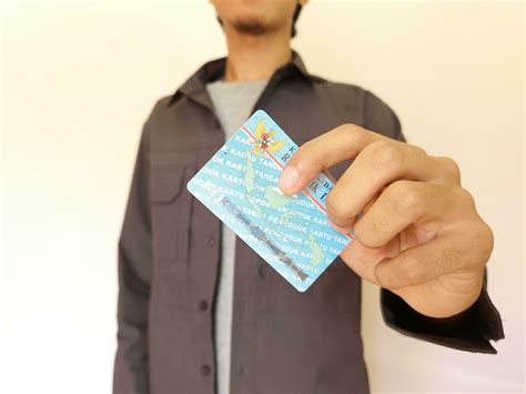 ktp indonesia id card   ktp  hand  stock photo  vecteezy