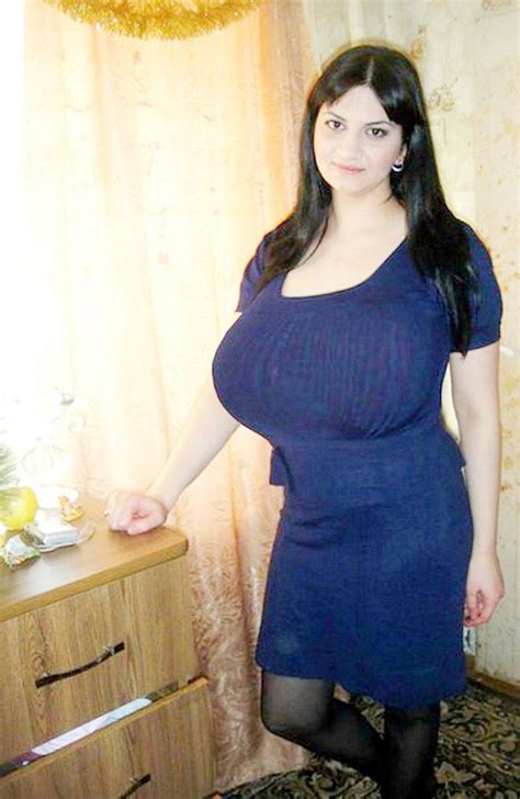 big naturals bra | Bold dresses, Curvy woman, Women