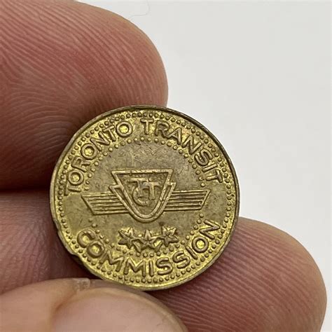 Toronto Transit Guide: Reaching Varsity Centre by Bus or Subway