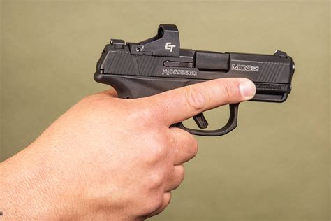 How To Properly Grip A Pistol: Step-By-Step Instructions - Handguns