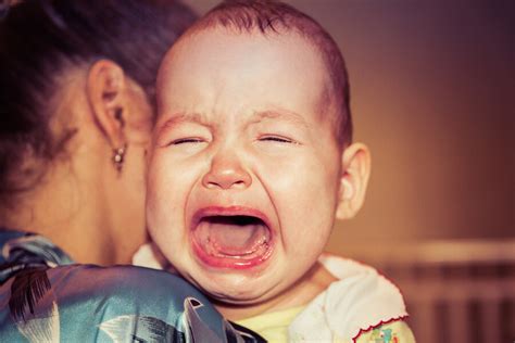 ¿Por qué mi bebé se despierta siempre llorando? - Eres Mamá