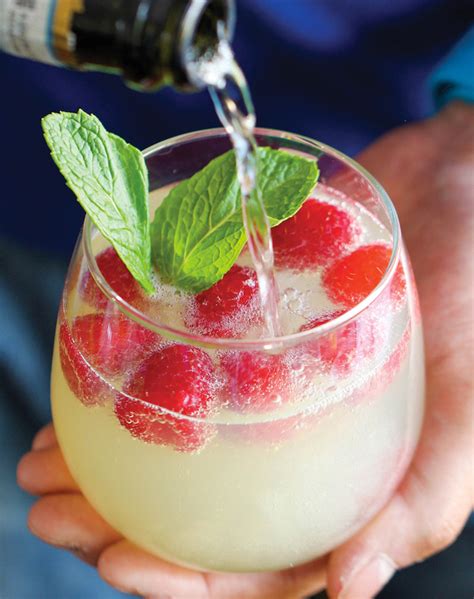 32 Easy Prosecco Cocktail Recipes to Make - PureWow