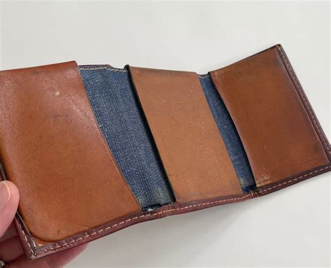 levis wallet men 6