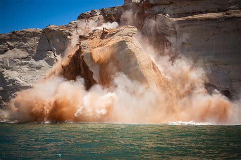 WATCH: Video captures massive rock collapse at Lake Powell