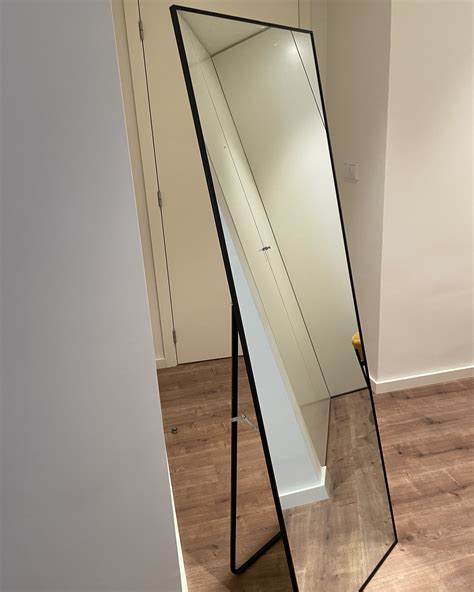 stojace zrkadlo    cm cierne beauvais belianisk