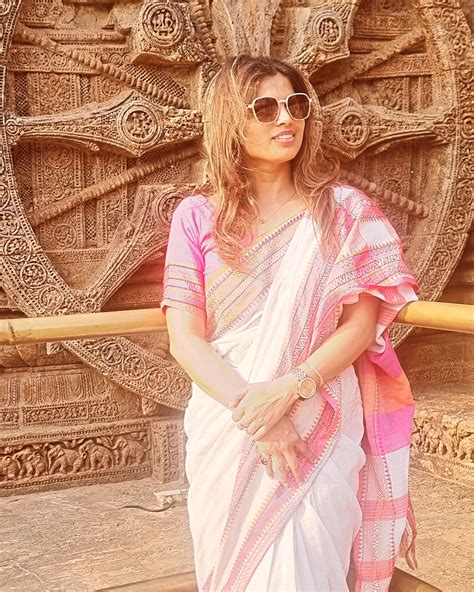 Monika Mishra (@dr.monikamishra) • Instagram photos and videos