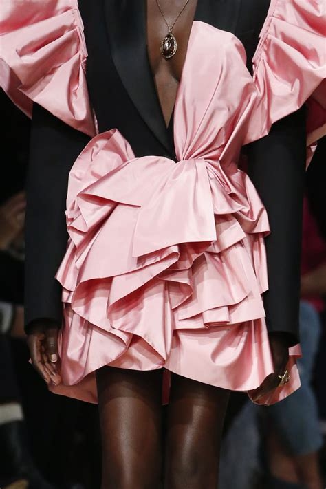 1367 best THE GREAT ALEXANDER MCQUEEN images on Pinterest | Mc queen ...