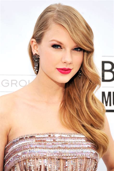 Prettier: Taylor Swift or Kacey Musgraves | Lipstick Alley