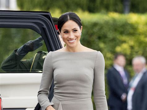 Меган Маркл определилась с еще одним любимым дизайнером | MARIECLAIRE