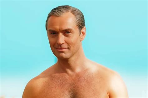 Полуобнаженный Джуд Лоу в первом тизере сериала "Новый Папа"