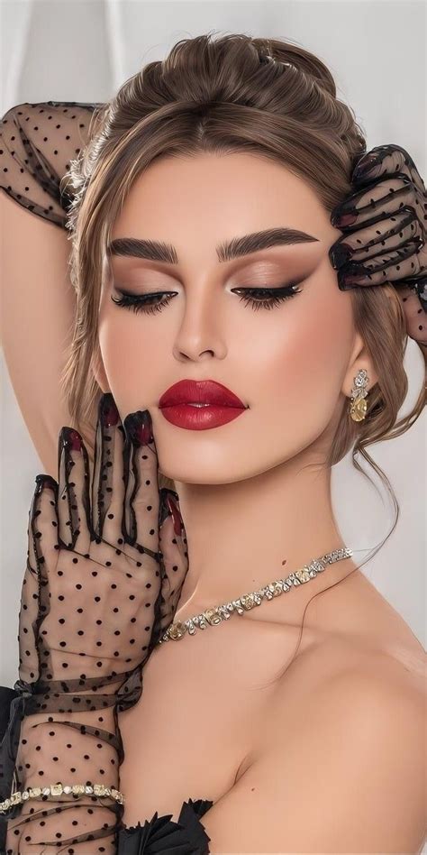 Pin by බɹɹ̈̇ɹȊȷᓅ🦋 on my in 2023 | Glamour makeup, Lipstick art, Bridal ...