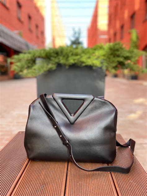 Сумки осень-зима. Сумка Leather Country модной геометрической формы