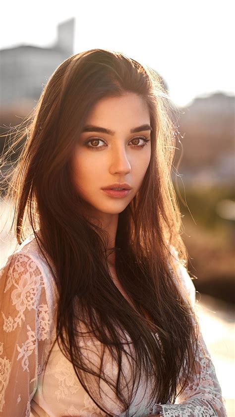 beautiful brunette wallpapers