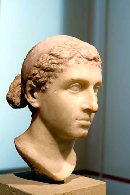Did Cleopatra Drink A Pearl To Win A Bet? - Historic Mysteries
