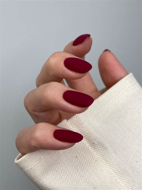 Матовый вишневый | Red nails, Simple nails, Stylish nails