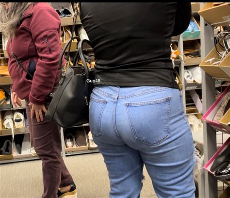 (OC) Short thick Latina catches me - Tight Jeans - Forum