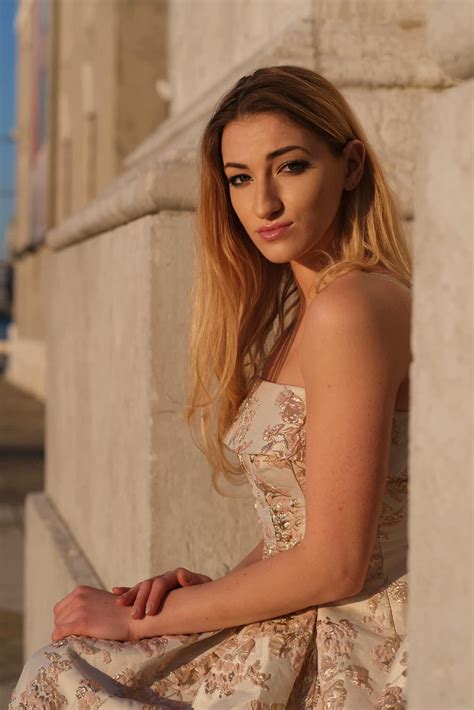 Alexandra Aelenei, la modella che ha conquistato le passerelle - Topnewspop