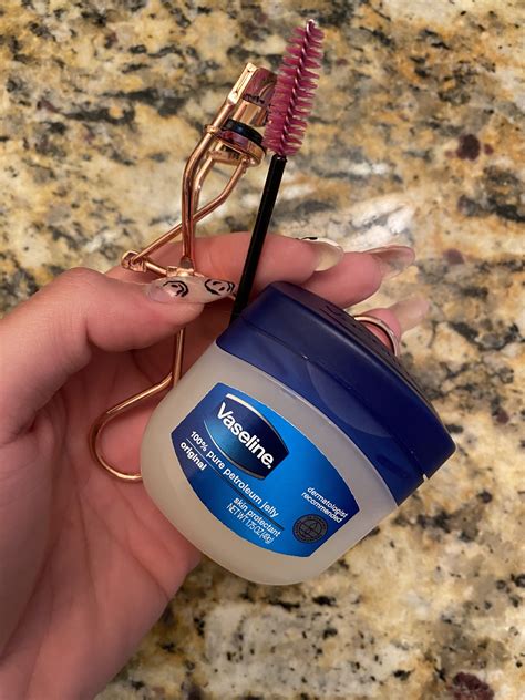 I Tried The Viral Eyelash Hack For Fuller, More Curled Lashes, And Not