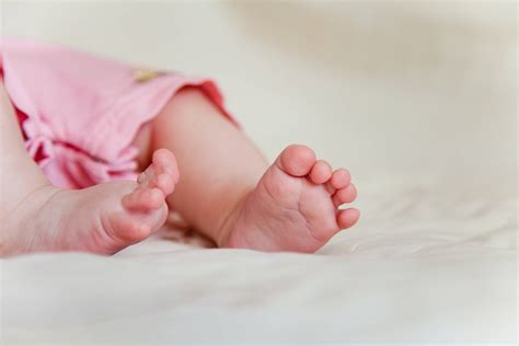[100+] Newborn Baby Girl Pictures | Wallpapers.com