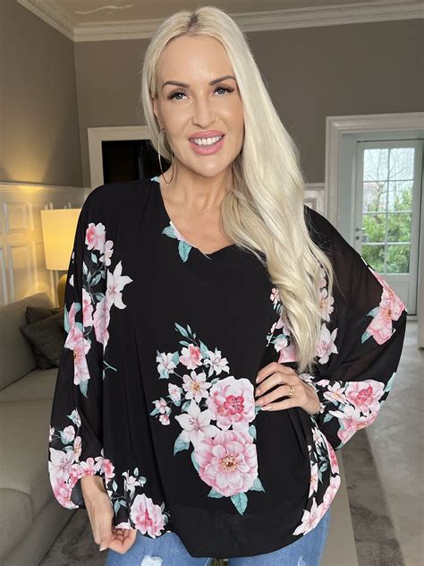 Destiny Rose - Bluse i chiffon med bonderoser