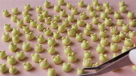 25 Easy Clay Frog Sculptures: How To Make a Clay Frog