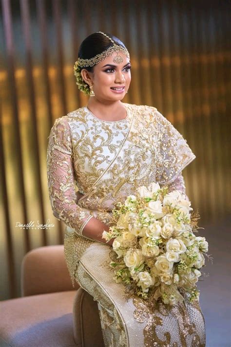 Modern kandyan bride