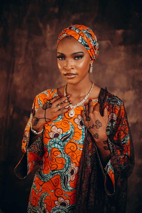 200.000+ 100+nonude+model Bilder und Fotos · Kostenlos Downloaden