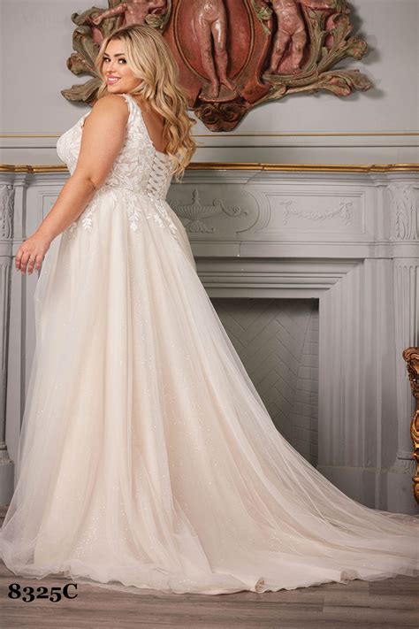 CURVY BRIDE - ABBY CURVY - COLLECTIONS