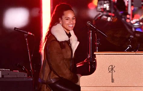 How The Age Alicia Keys Is Now Reflects Her Decades Of Success In The Music And Entertainment Industry 10