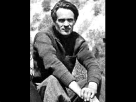 Никола Вапцаров - "Вяра" - YouTube