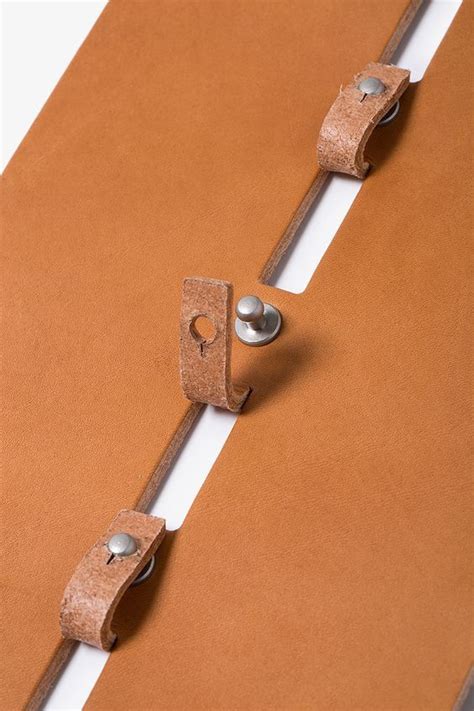 Вешалка для очков | Leather accessories, Leather gifts, Leather handmade