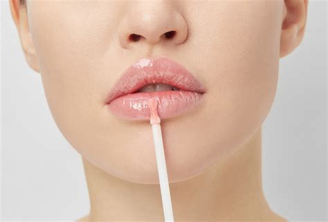 Блеск для губ — купить, цена в Минске в интернет-магазине «Золотое яблоко»