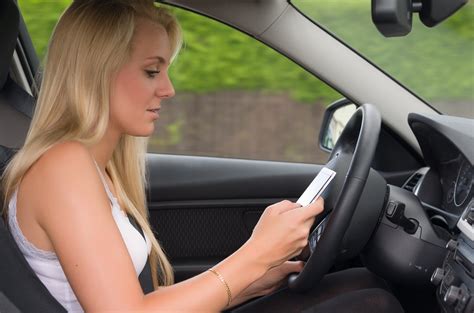 Telefonieren im Auto. Handy als Navi oder nur eine Ipod?