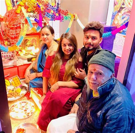 Rishabh Pant Introduces His Girlfriend Isha Negi To The World With A ...