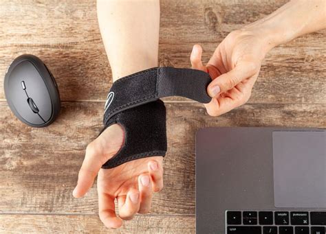 wrist support  yoga recommended  experts