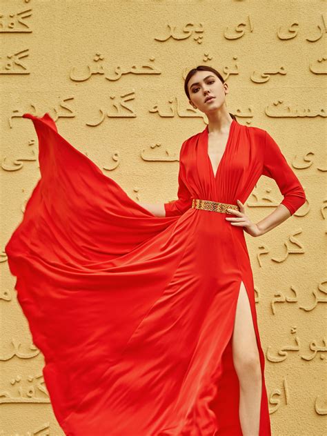 Платье с драпировкой на груди с металлическим поясом - Moroccan Dream