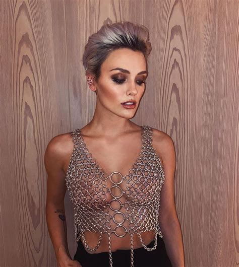 WALLIS DAY – Instagram Photos 111/21/2021 – HawtCelebs