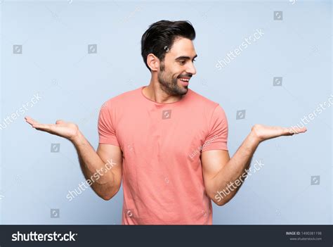 36,070 Man Showing Something In Hand Images, Stock Photos & Vectors ...