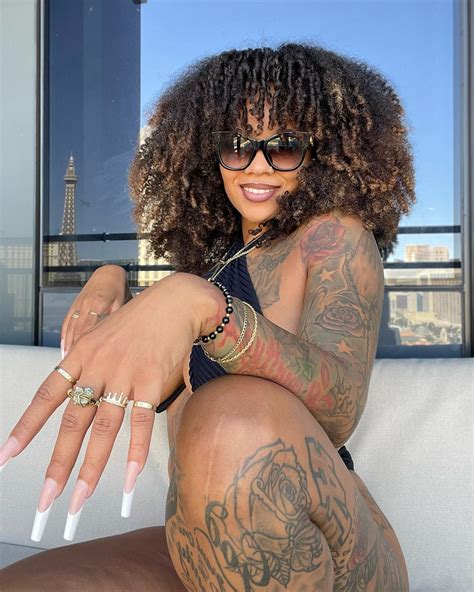 Lala Ronay | 🖤 hey friends 🫶🏾 | Instagram