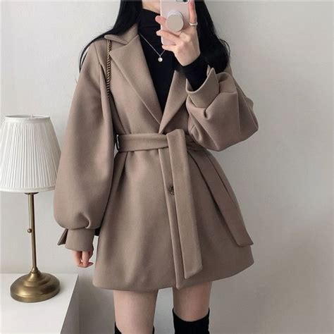 Pin de Zehraturk en news | Moda de ropa, Ropa de moda, Moda asiática casual
