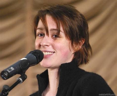 Classify Laura Bertram