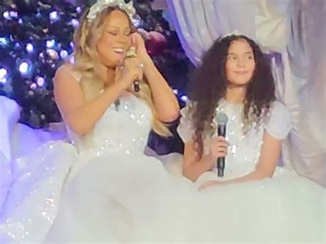 Mariah Carey Performs First-Ever Duet with Daughter Monroe at Christmas ...