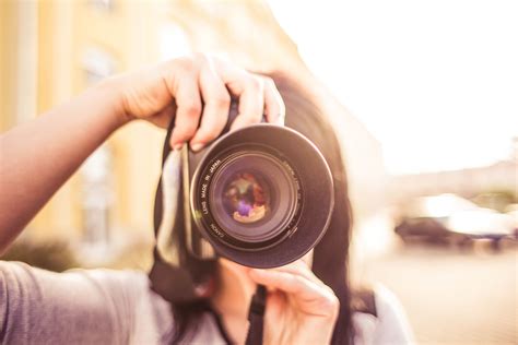 Does Your LinkedIn Photo Suck? - Artisan Talent