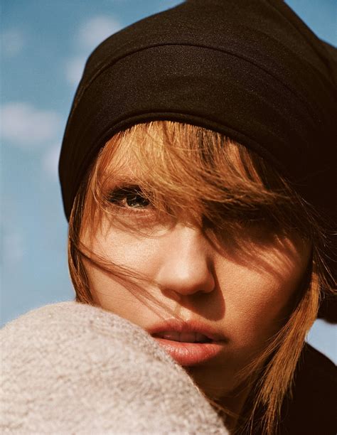 Miley Cyrus Sexy Perfect Ass Braless Boobs W Magazine - Hot Celebs Home